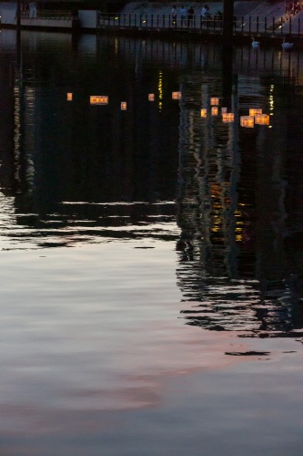 Zoom-In Lampions im Hafenbecken 03