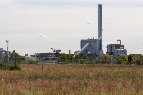 Heizkraftwerk mit Kohlekran