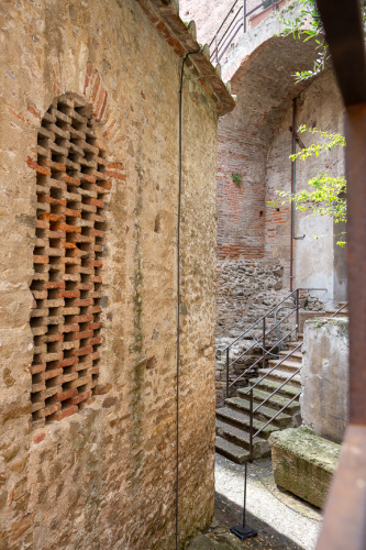 Baptisterium - Fensterdetail