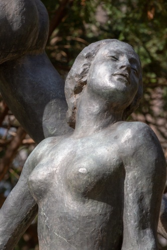 Heine-Denkmal Frankfurt - Taenzerin, Detail