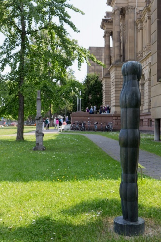 Joannis Avramidis, Figur