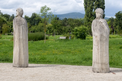 Stephan Guber, Das Versprechen - 2 Figuren mit Taunus