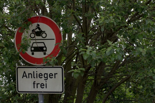 Anlieger frei