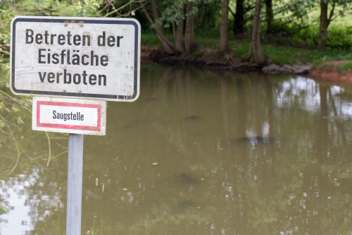 Betreten der Eisflaeche verboten