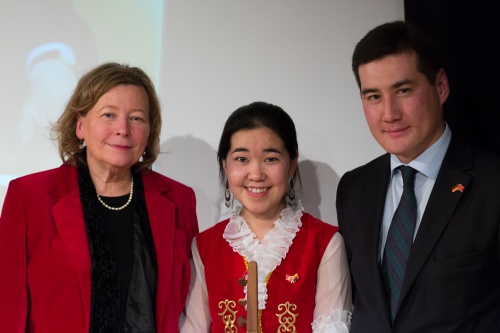 Irmtraud Gutschke, Nurzat Chyntemirova, Konsul Azamat Almakunov