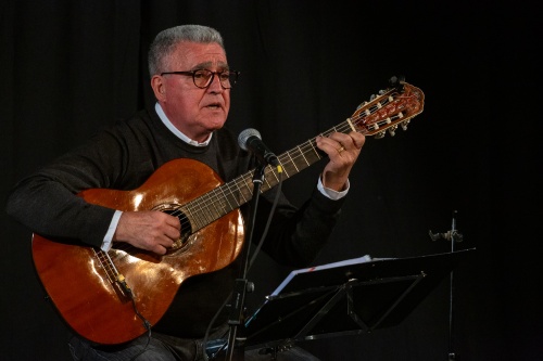 Manuel Salvador da Silva Campos - Gitarre und Gesang-3