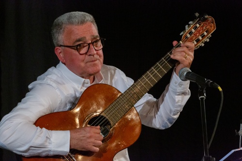 Manuel Salvador da Silva Campos - Gitarre und Gesang-5