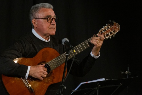 Manuel Salvador da Silva Campos - Gitarre und Gesang