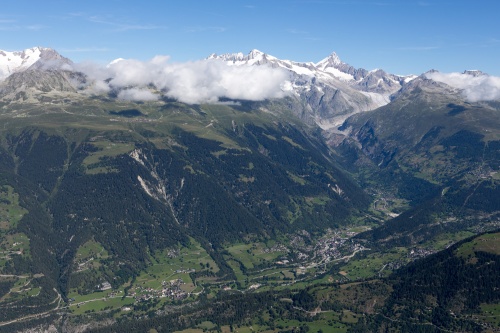 Rotten-(Rhone)Tal mit Berner Alpen