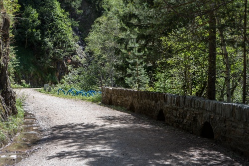 Vergrößern Wander- u. Radweg Twingischlucht mit LandArt-Objekt