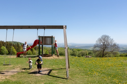 Spielplatz an der Thueringer Huette mit Fernblick