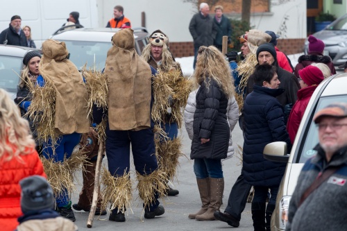 Strohbaeren oder Strohmaenner