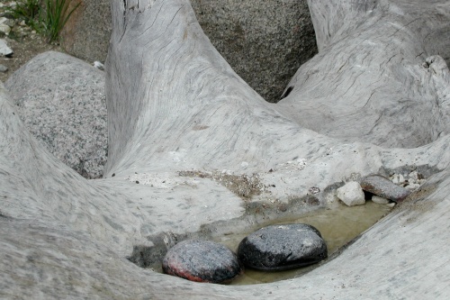 Steine im Holzbad