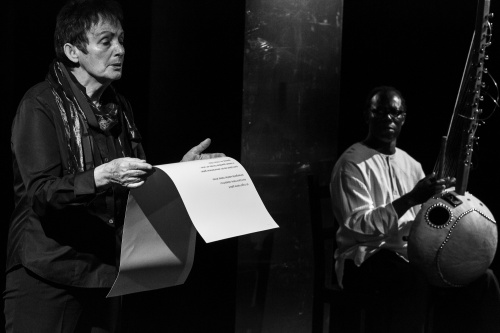 Elisabeth Uloth liest Gedichte von Muepu Muamba, Aziz Kuyateh